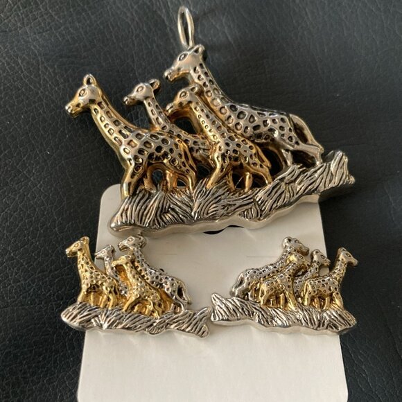 Vintage Silver & Gold Two Tone Giraffe Herd Safari Pin Brooch & Earrings Bosi - Picture 1 of 10